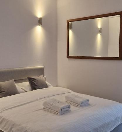 Modern House Hotell Sighetu Marmaţiei Eksteriør bilde
