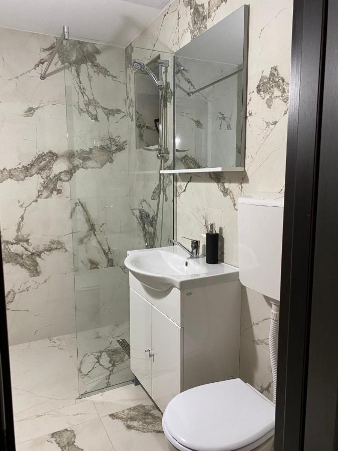 Modern House Hotell Sighetu Marmaţiei Eksteriør bilde