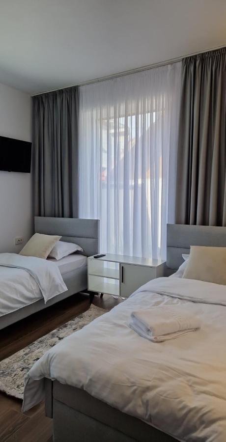 Modern House Hotell Sighetu Marmaţiei Eksteriør bilde