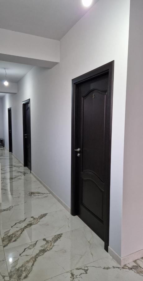 Modern House Hotell Sighetu Marmaţiei Eksteriør bilde